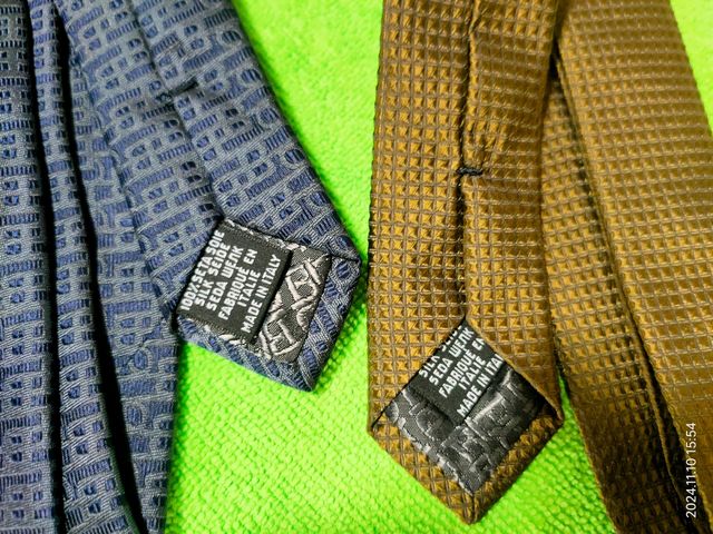 2 corbatas de seda natural Bally