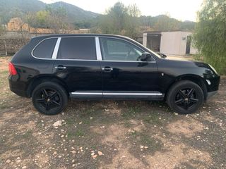 Porsche Cayenne 2004