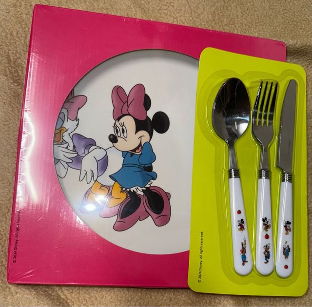 Plato mas cubiertos vajilla Disney