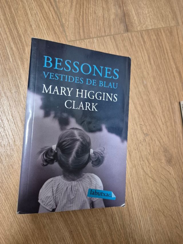 Bessones vestides de blau