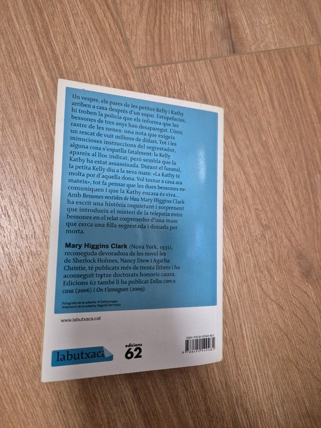 Bessones vestides de blau