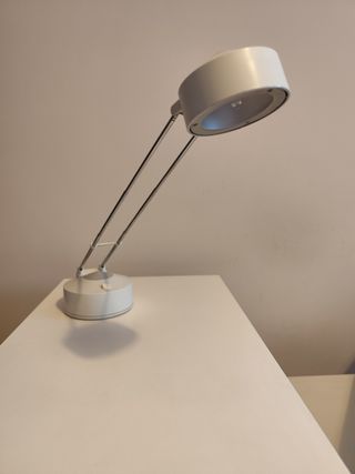 Flexo de Escritorio blanco y gris