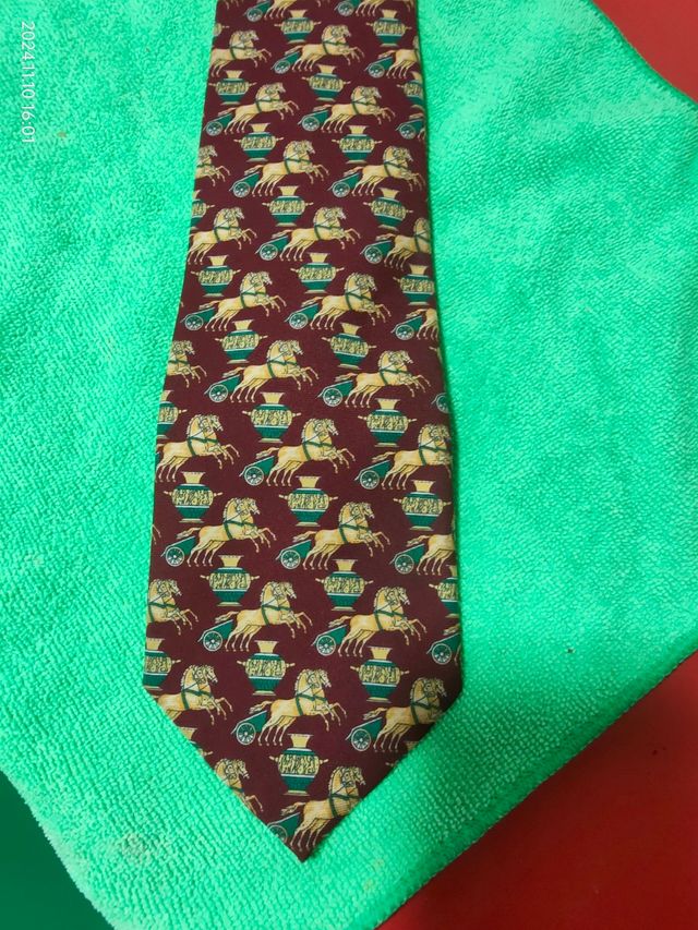 Corbata de seda natural