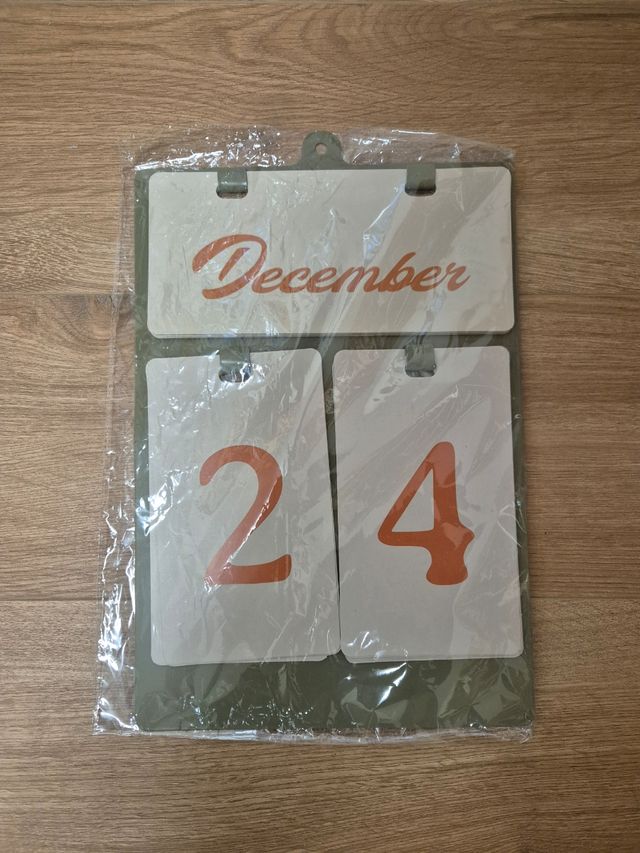 Calendario de pared. Muy mucho