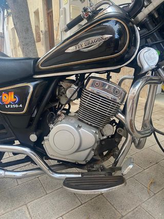 Motocicleta LIFAN lf250-4