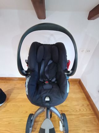 Capazo, silla y cuco Stokke Xplory