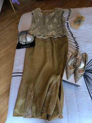 Traje de madrina de la firma Carbu ➕ complementos