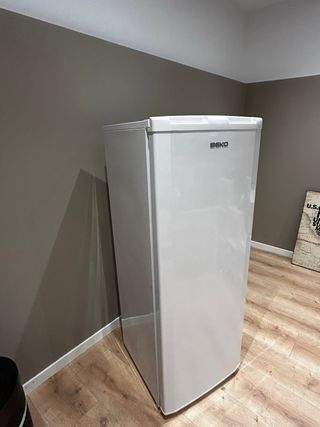 Nevera Beko nueva