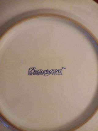 Tazas de té y platos de postre