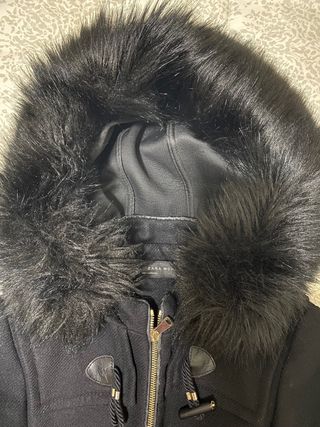 Abrigo/ Trenca de Zara con capucha de pelo