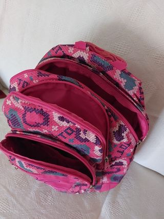 Mochila escolar marca Totto