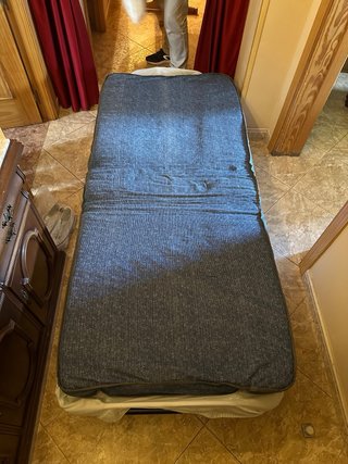 Cama y colchón plegable