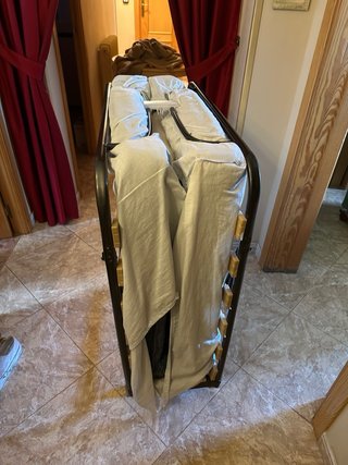 Cama y colchón plegable