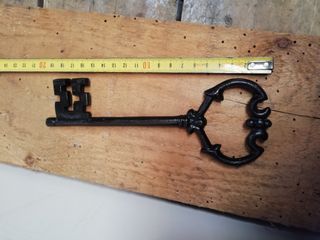 llave grande  estilo antigua
