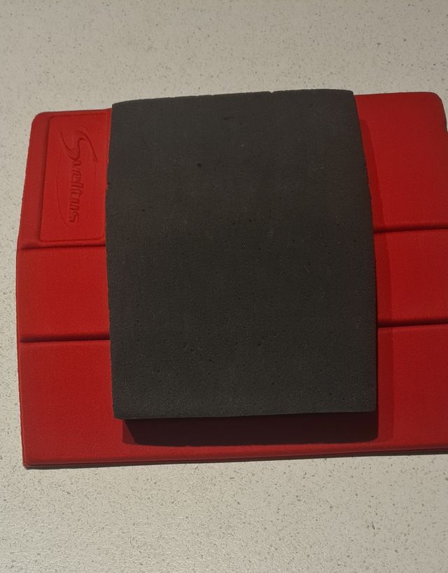 Attrezzo appoggia testa per cervicale