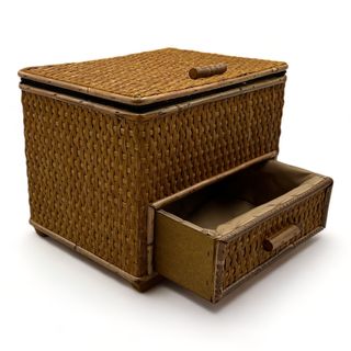 Costurero de Mimbre con un cajón