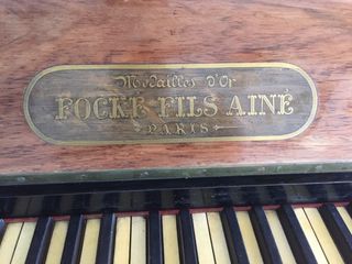 Piano antiguo Focké Fils Ainé (Paris)