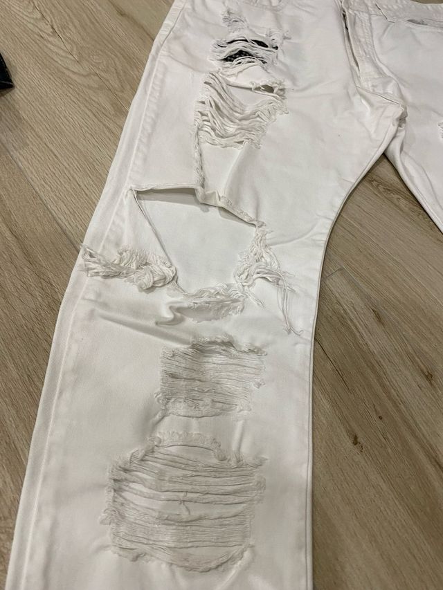 Jeans bianco strappato