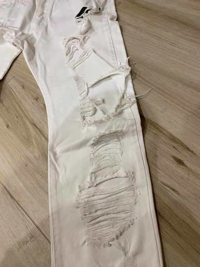 Jeans bianco strappato