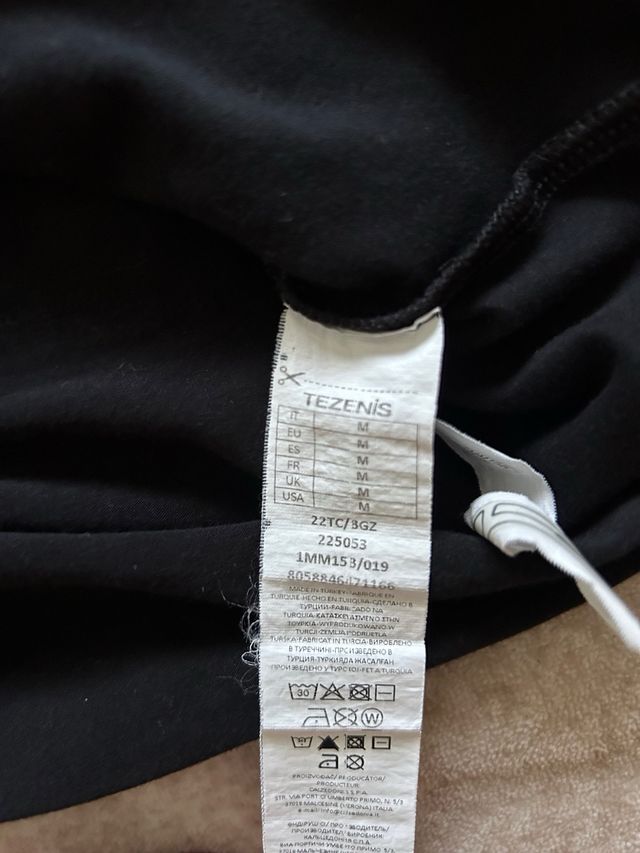 T-shirt nera Tezenis