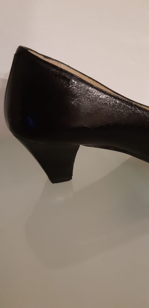 Zaparos salón mujer.