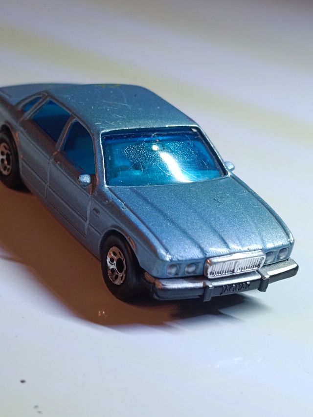 JAGURA XJ6 MATCHBOX 1/64