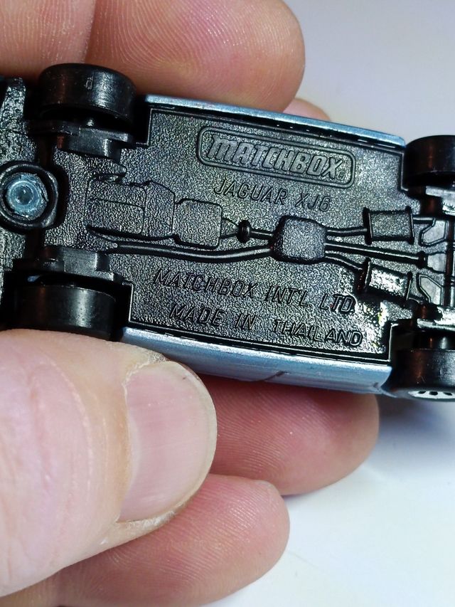 JAGURA XJ6 MATCHBOX 1/64