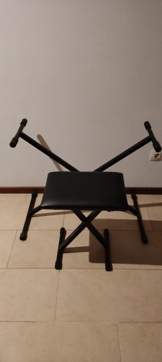 Soporte y banco para piano