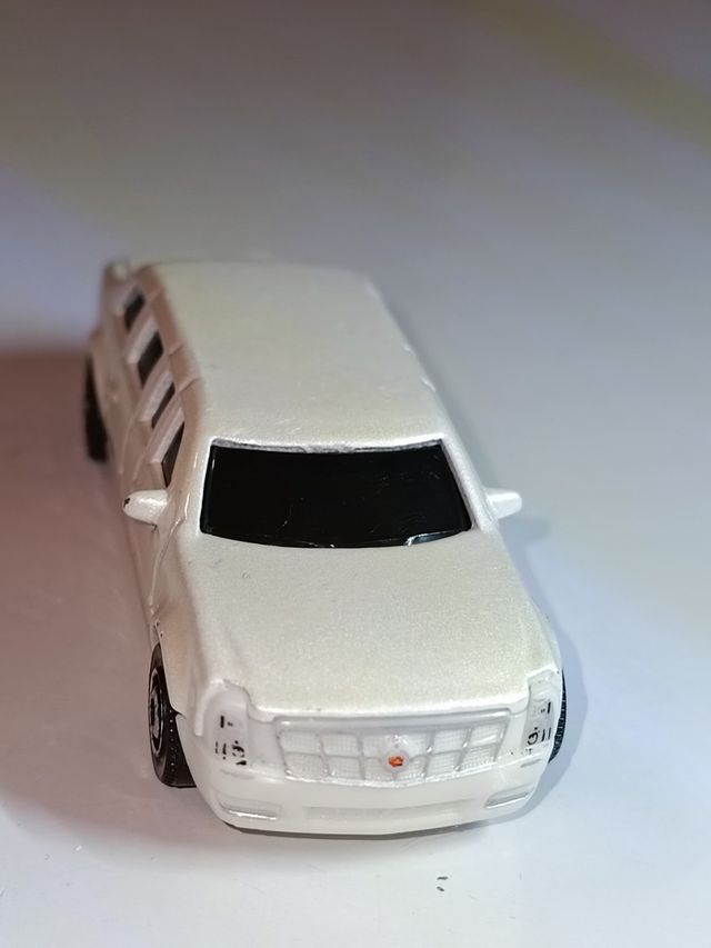 LIMUSINA CADILLAC ONE 1/64 MATCHBOX