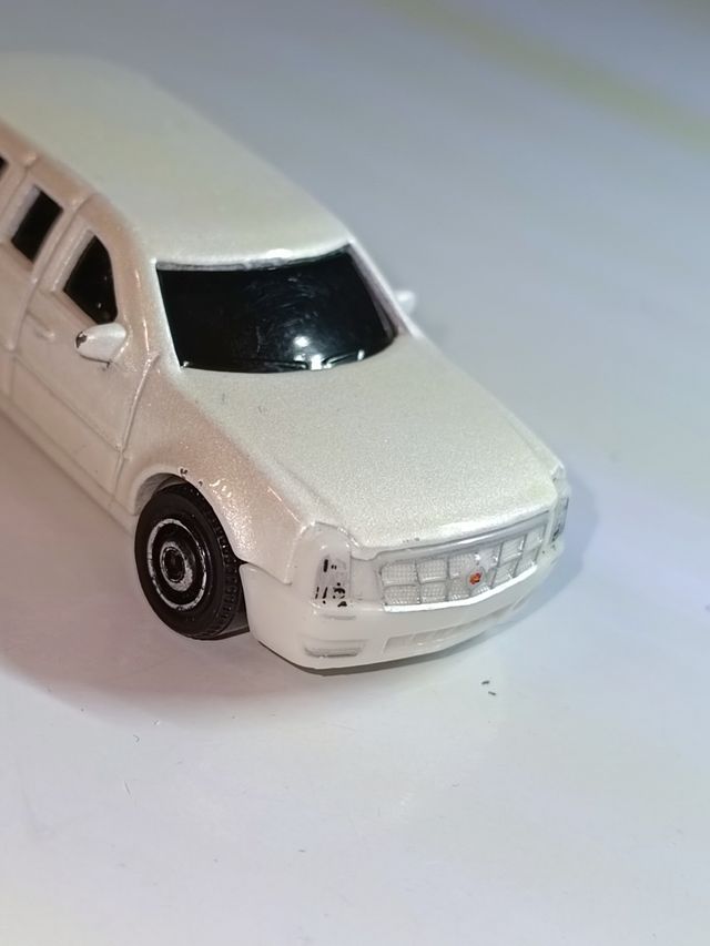 LIMUSINA CADILLAC ONE 1/64 MATCHBOX