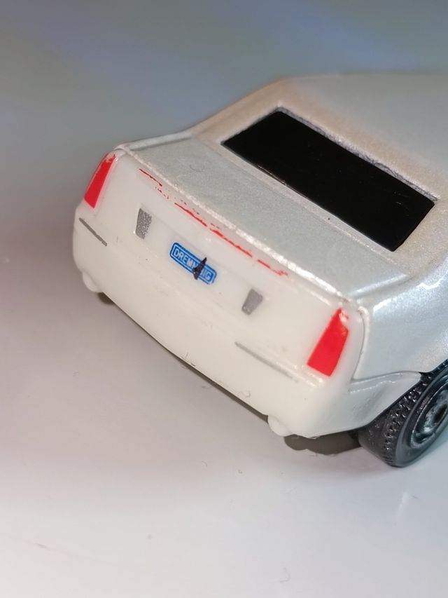 LIMUSINA CADILLAC ONE 1/64 MATCHBOX