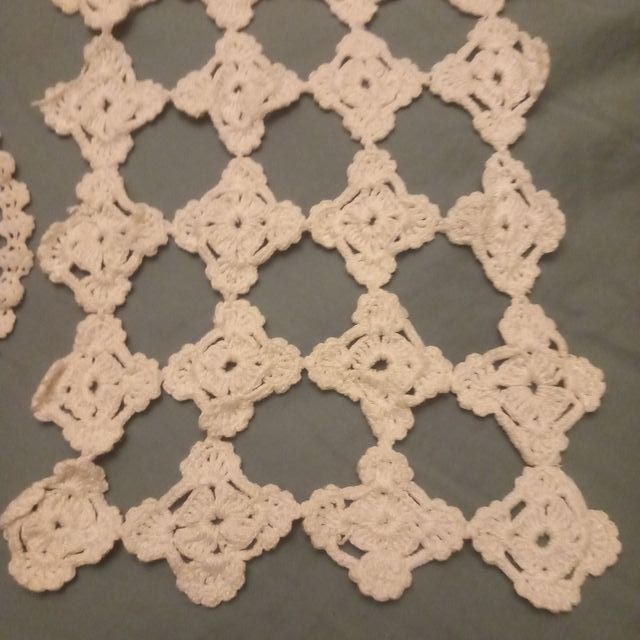 Set di tappeti all'uncinetto