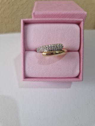 Anillo dorado, modelo Dextera, de Swarovski 
