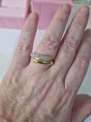 Anillo dorado, modelo Dextera, de Swarovski 