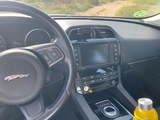 Jaguar F-Pace 2017