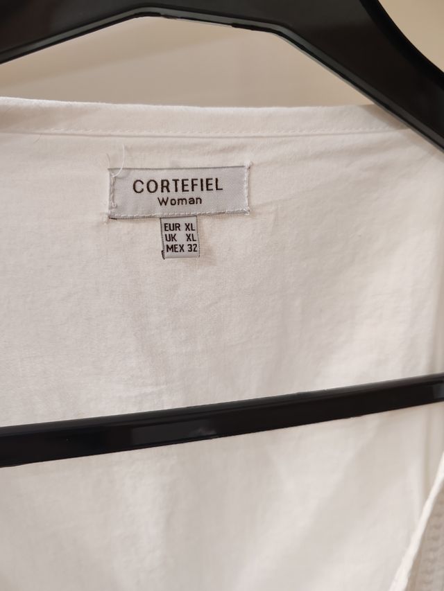 Blusa blanca Cortefiel