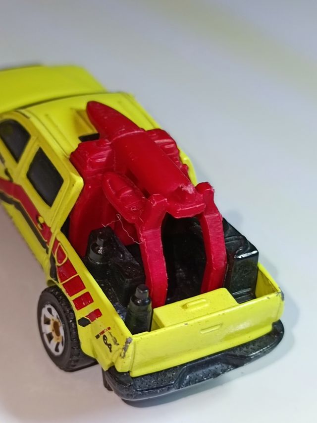 TOYOTA TACOMA 1/64 MATCHBOX