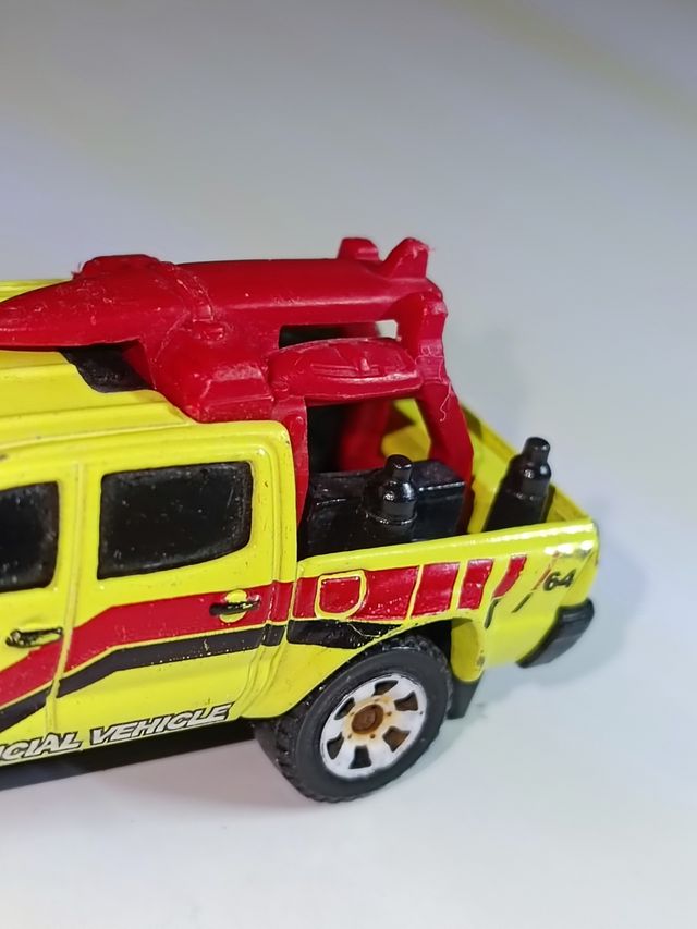 TOYOTA TACOMA 1/64 MATCHBOX