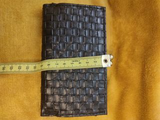Monedero negro entramado