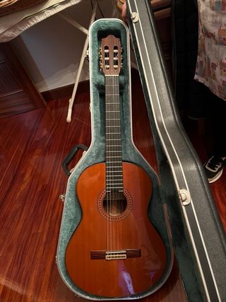 Guitarra española (guerra) PRECIO NEGOCIABLE