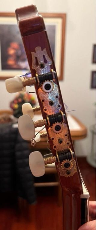 Guitarra española (guerra) PRECIO NEGOCIABLE