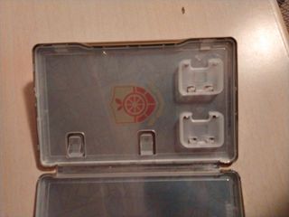 Caja dorada pokemon Escarlata y Purpura 