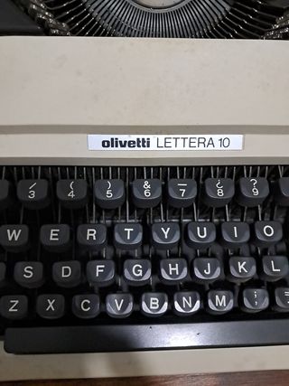 Máquina de escribir olivetti Lettera 10