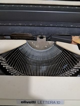 Máquina de escribir olivetti Lettera 10