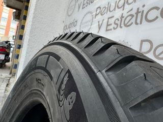2 Neumaticos michelin agilis camping 