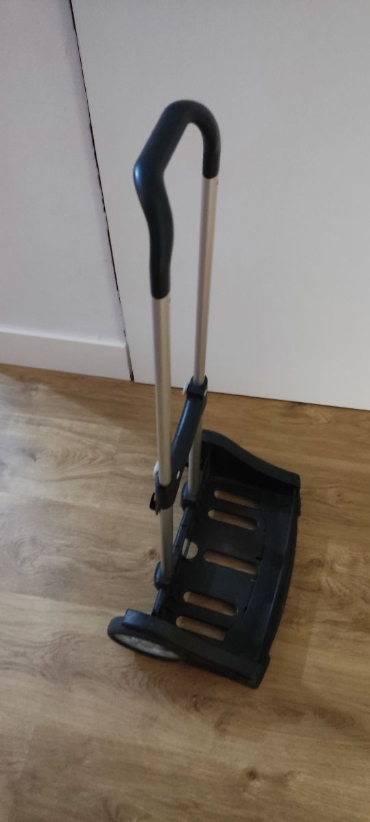 Soporte con ruedas para mochila de coleg