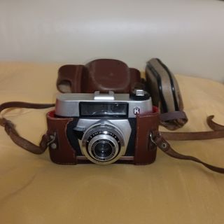 CAMARA DE FOTOS ANALOGICA MARCA REGULETTE .