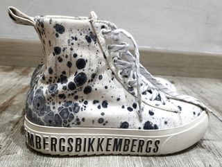 Bikkembergs sneakers.