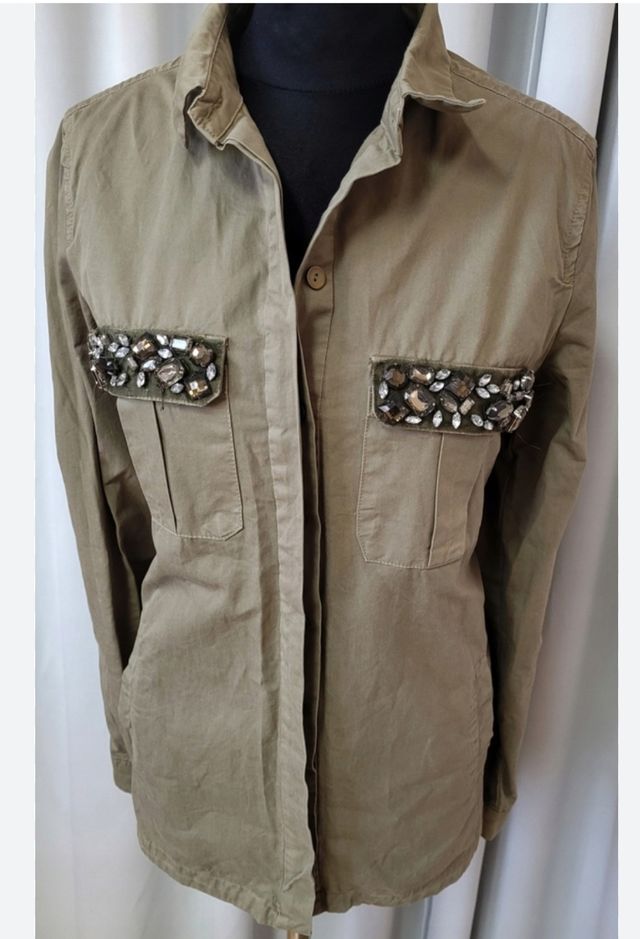 Sobre camisa de Zara