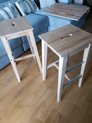 Mesa plegable y taburetes